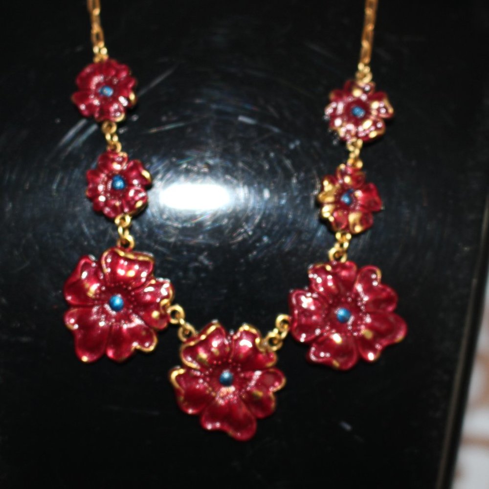Vintage Beautiful Jools Floral Necklace New Old Stock 1980's-1990's